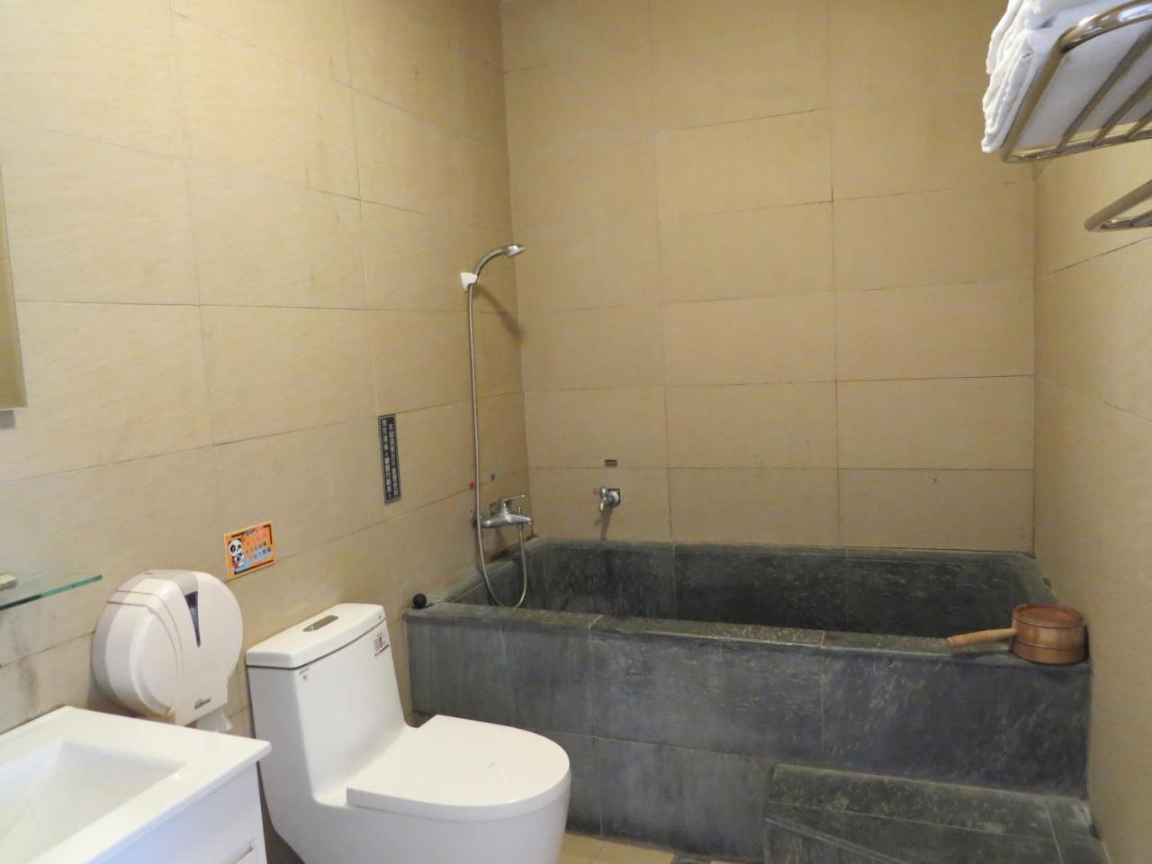 New Hongye Hotel 바이허 외부 사진